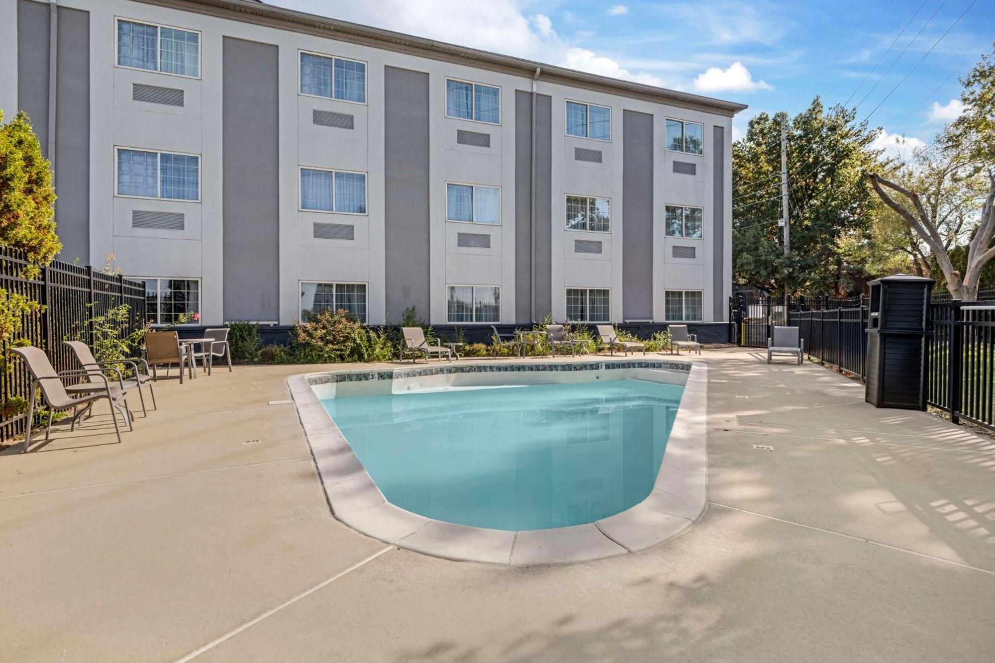 Hotel Western Airport Expo 3*